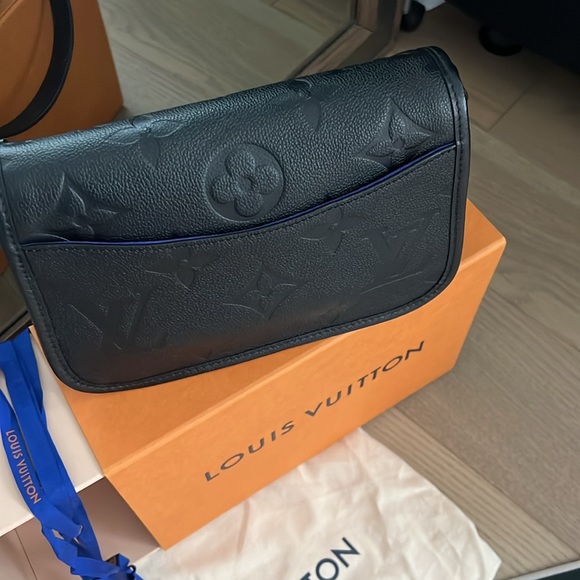 LV- Diane Monogram Empreinte - Black - Picture 6 of 8